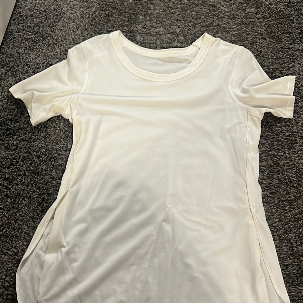 Lululemon white slide slit short sleeve tee sz 6